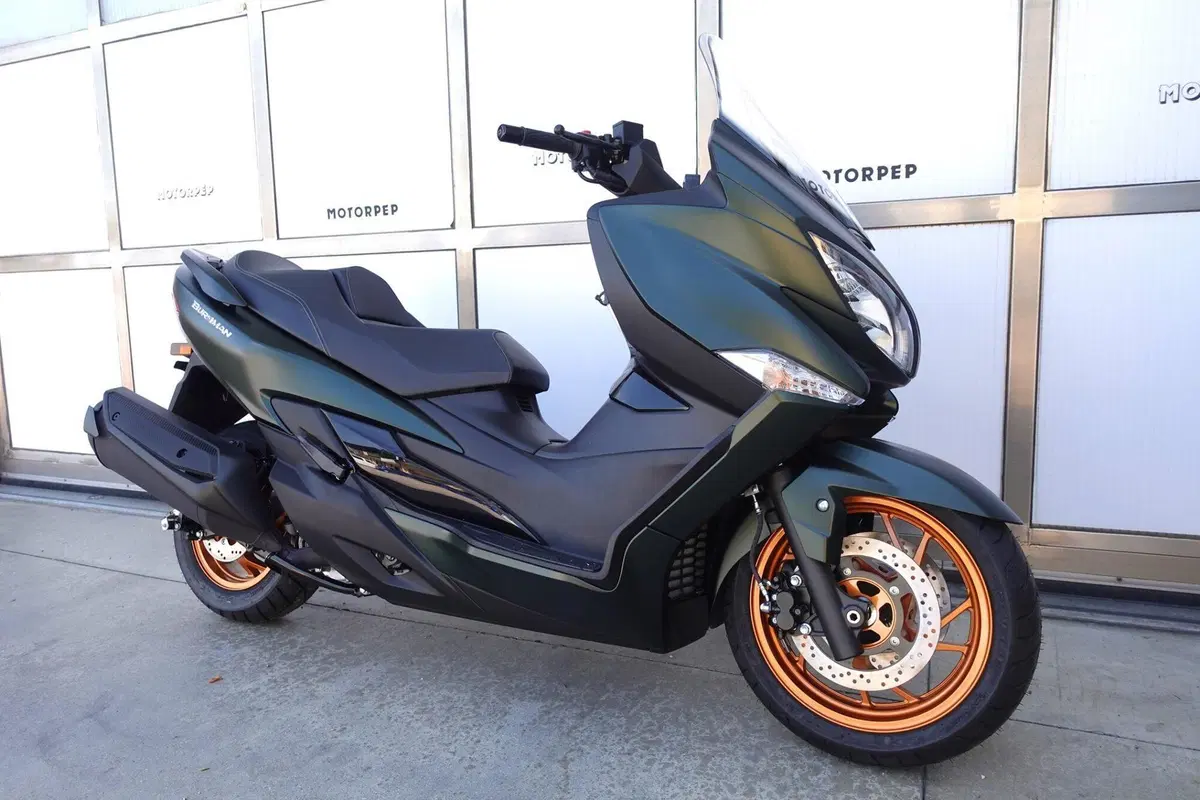 Suzuki Burgman 400 (2025 - 26) (2)