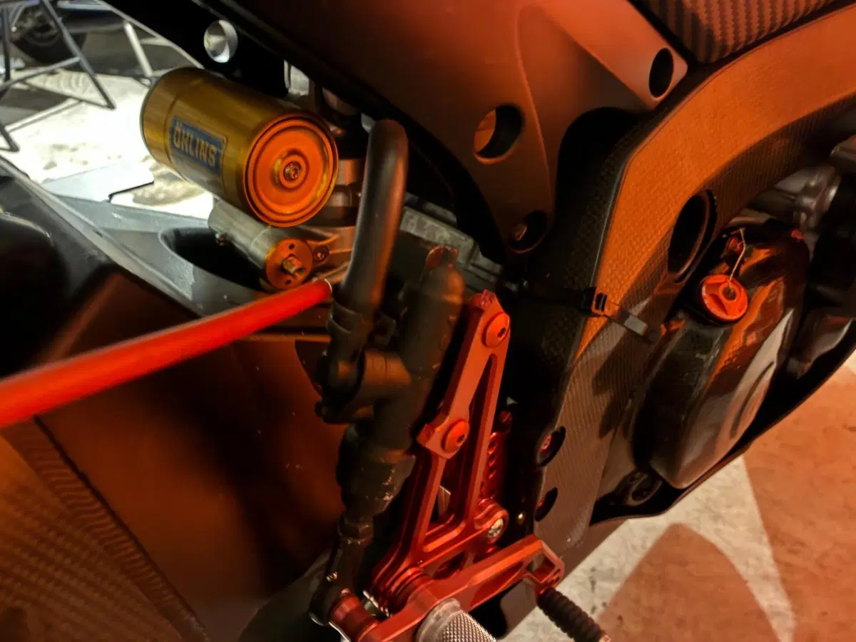 Suzuki GSX-R1000 (2006 - 08) (11)