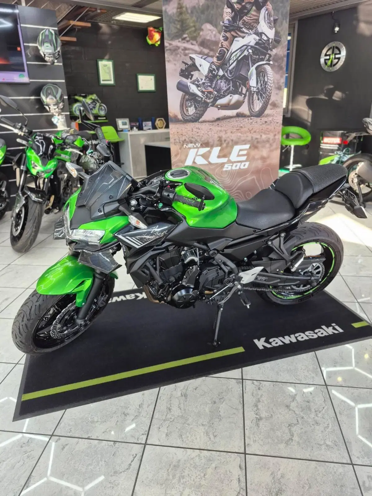 Kawasaki Z 650 (2020) (2)