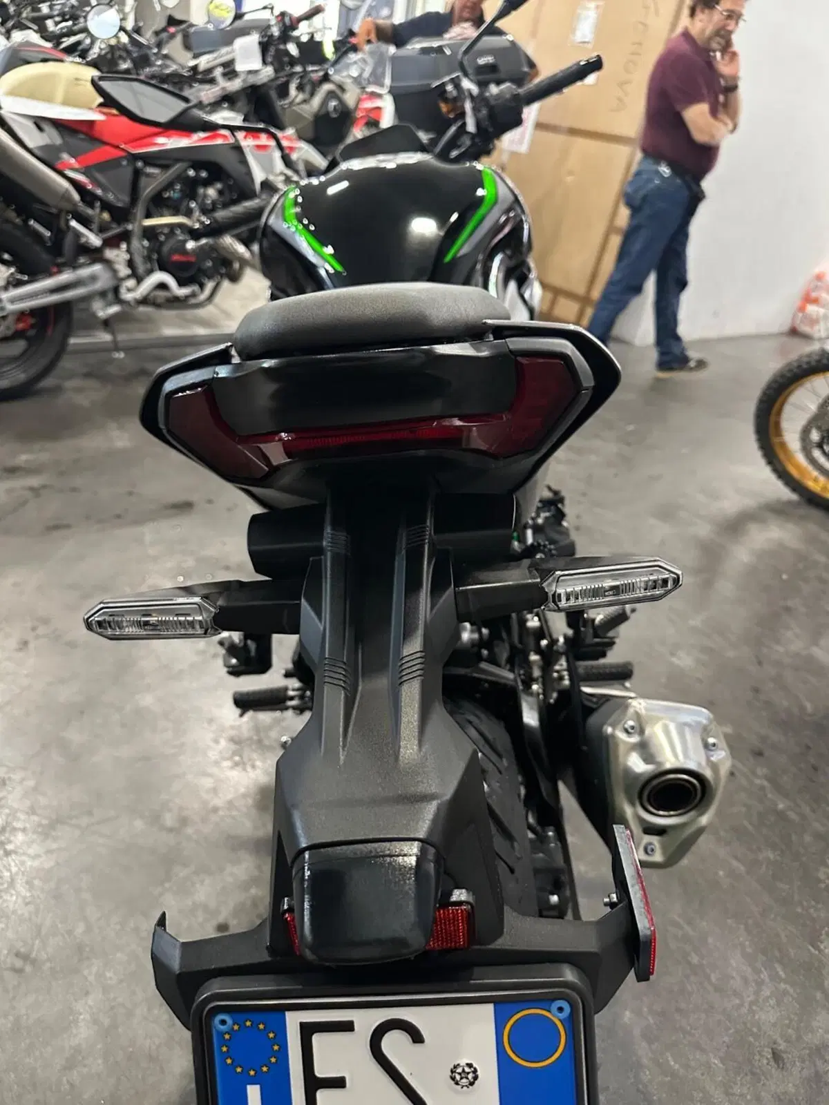 Kawasaki Z 900 SE (2025 - 26) (4)