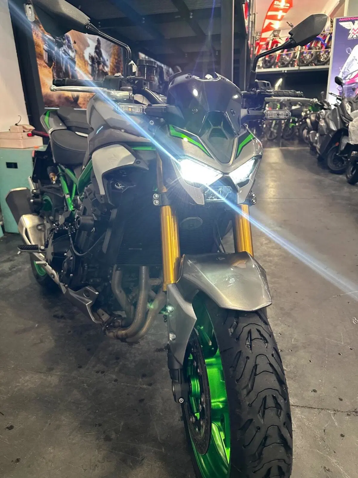 Kawasaki Z 900 SE (2025 - 26) (11)