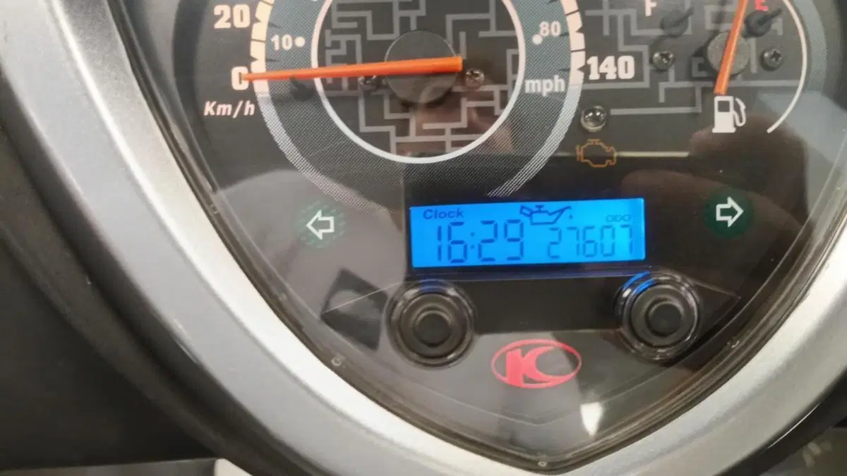 Kymco Agility 200i R16 + (2014 - 17) (3)