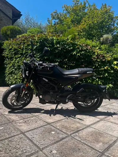 Husqvarna Svartpilen 125 (2021 - 23) usata