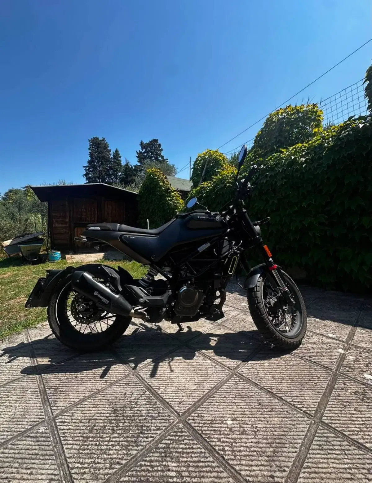 Husqvarna Svartpilen 125 (2021 - 23) (2)