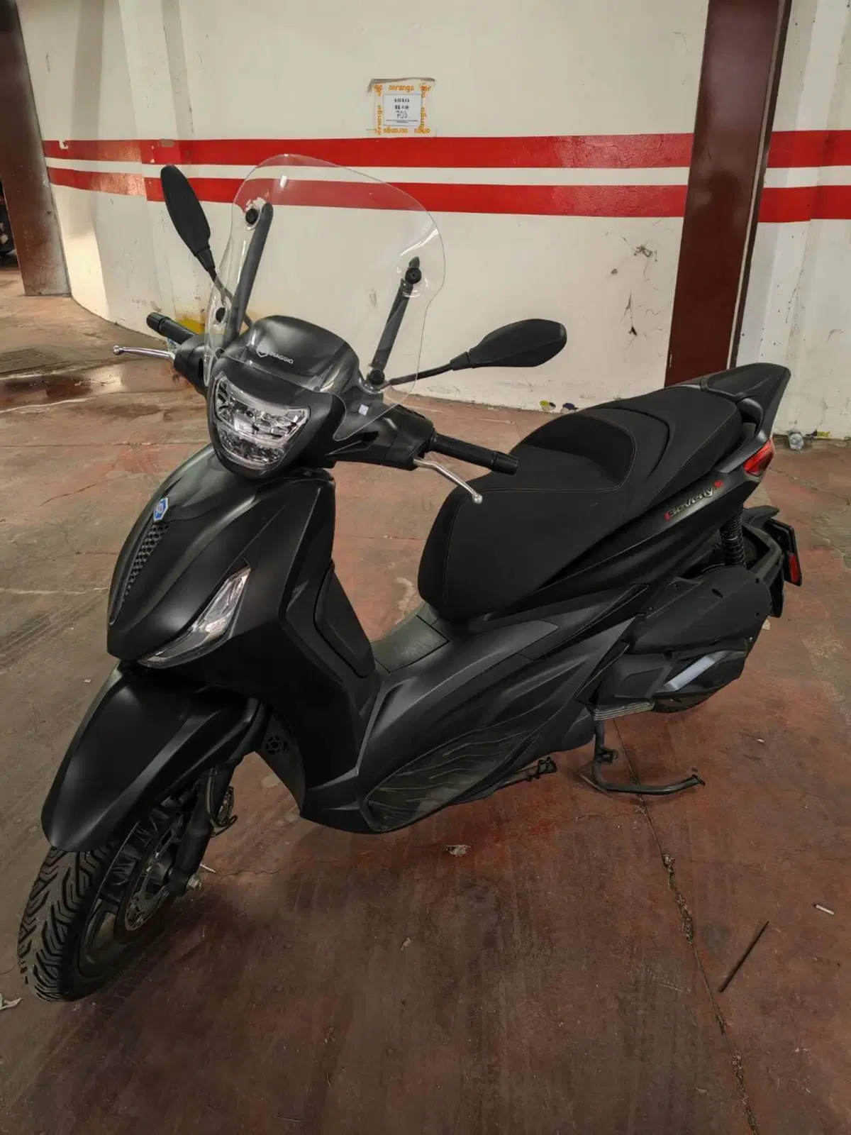 Piaggio Beverly 300 Hpe (2021) (4)