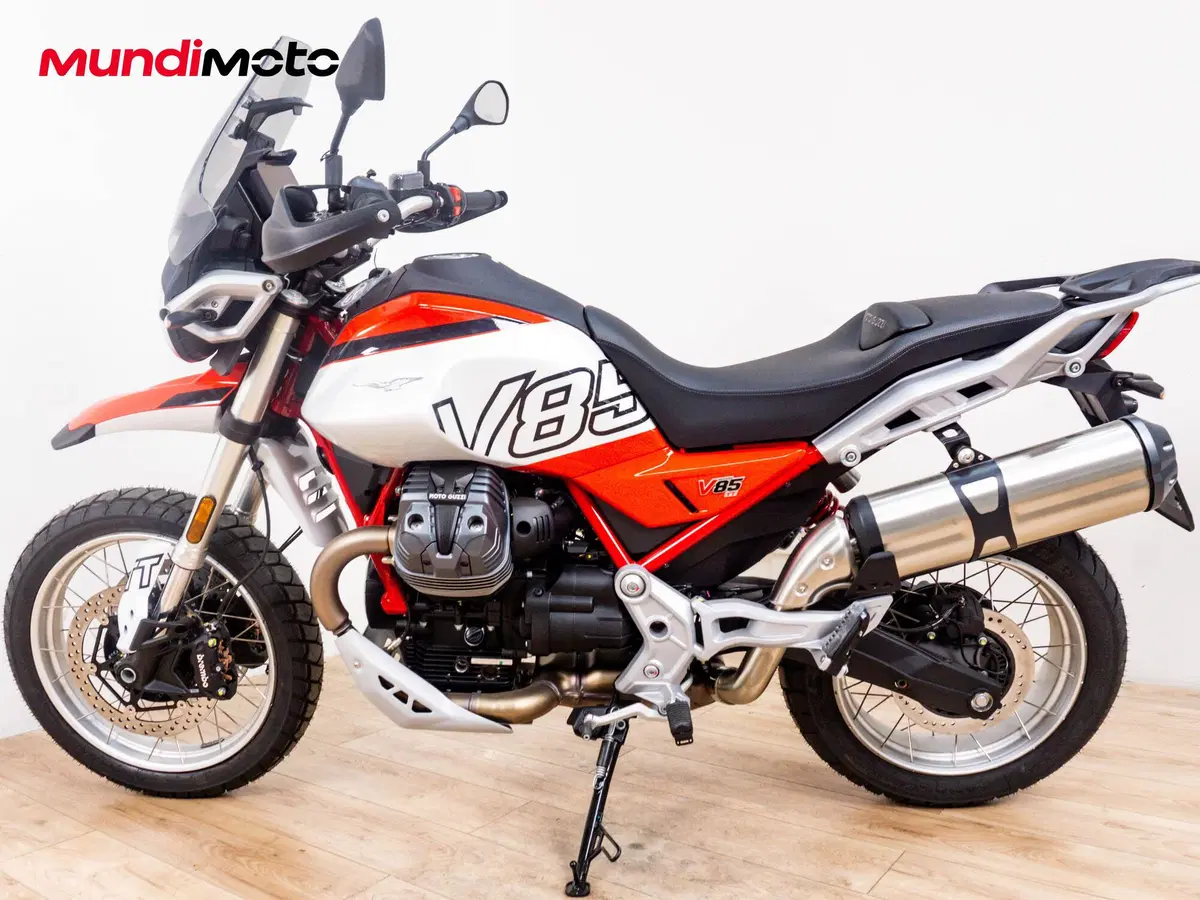 Moto Guzzi V85 TT (2024 - 26) (6)