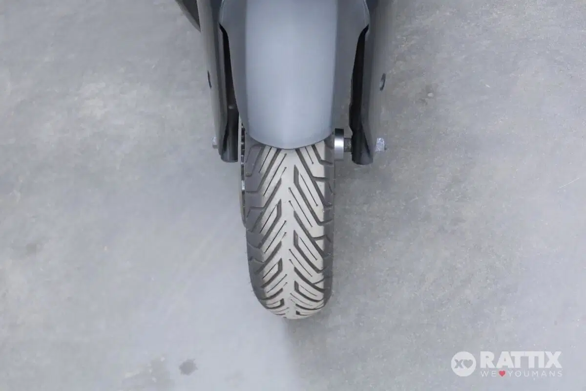 Yamaha X-Max 300 Tech Max (2021 - 24) (10)