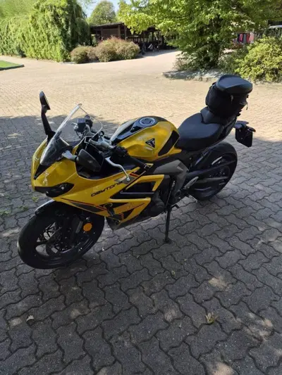 Triumph Daytona 660 (2024 - 26) usata