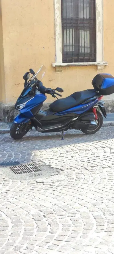 Honda Forza 350 Deluxe (2022 - 24) usata