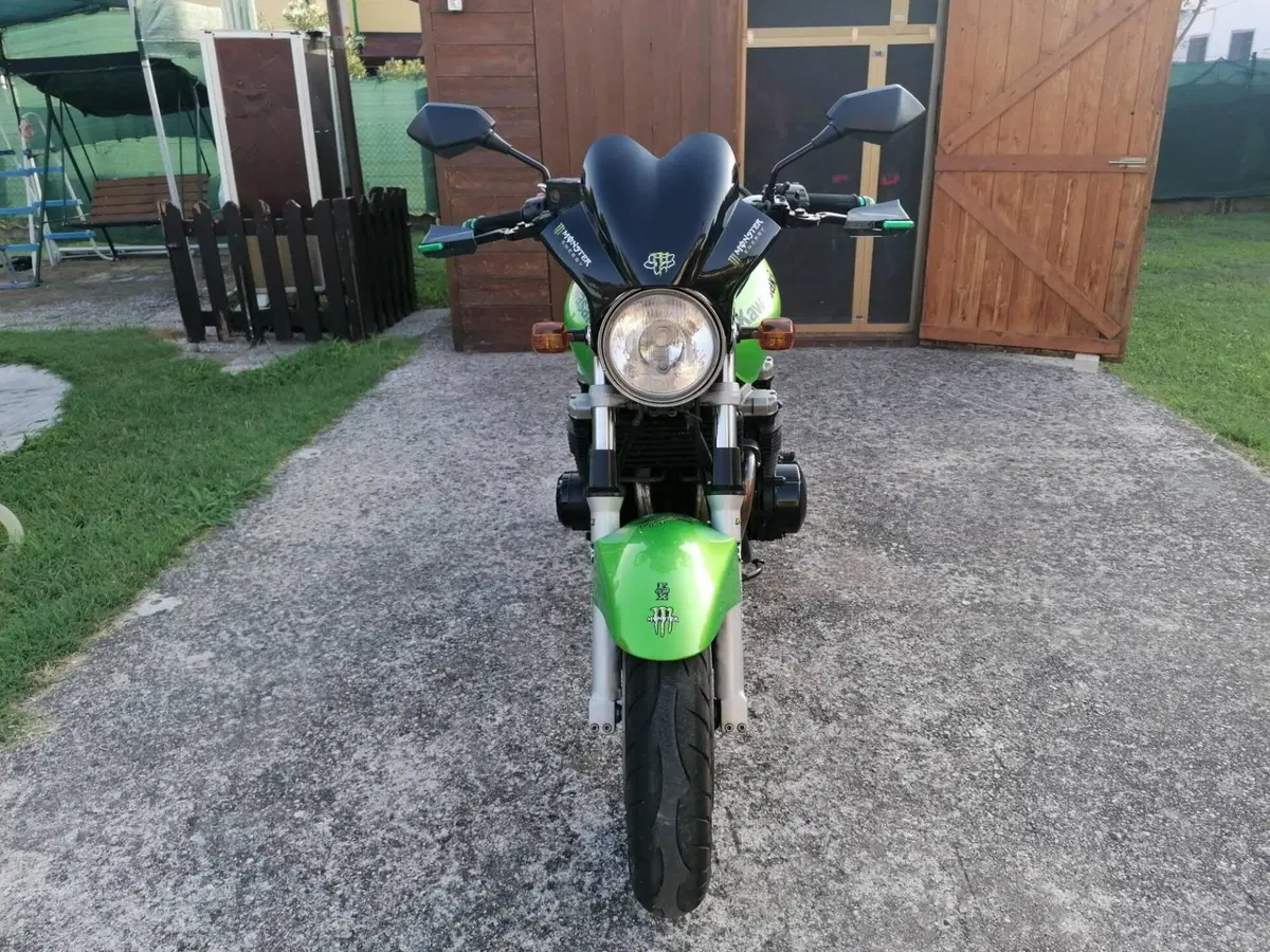 Kawasaki ZR-7 (2001 - 04) (3)