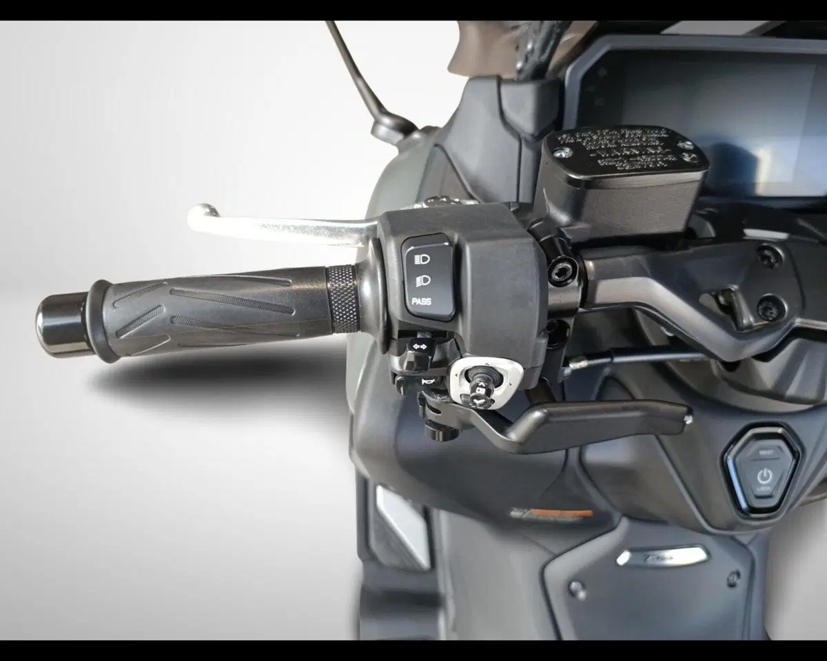 Yamaha T-Max 560 Tech Max (2025 - 26) (10)