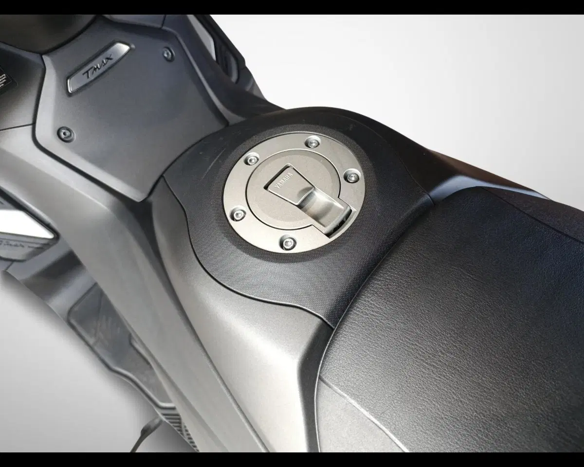 Yamaha T-Max 560 Tech Max (2025 - 26) (14)