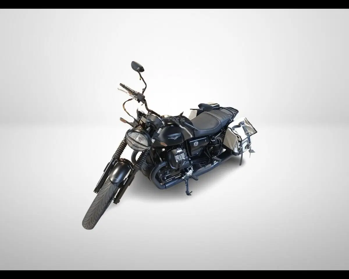Moto Guzzi V7 Stone (2021 - 24)