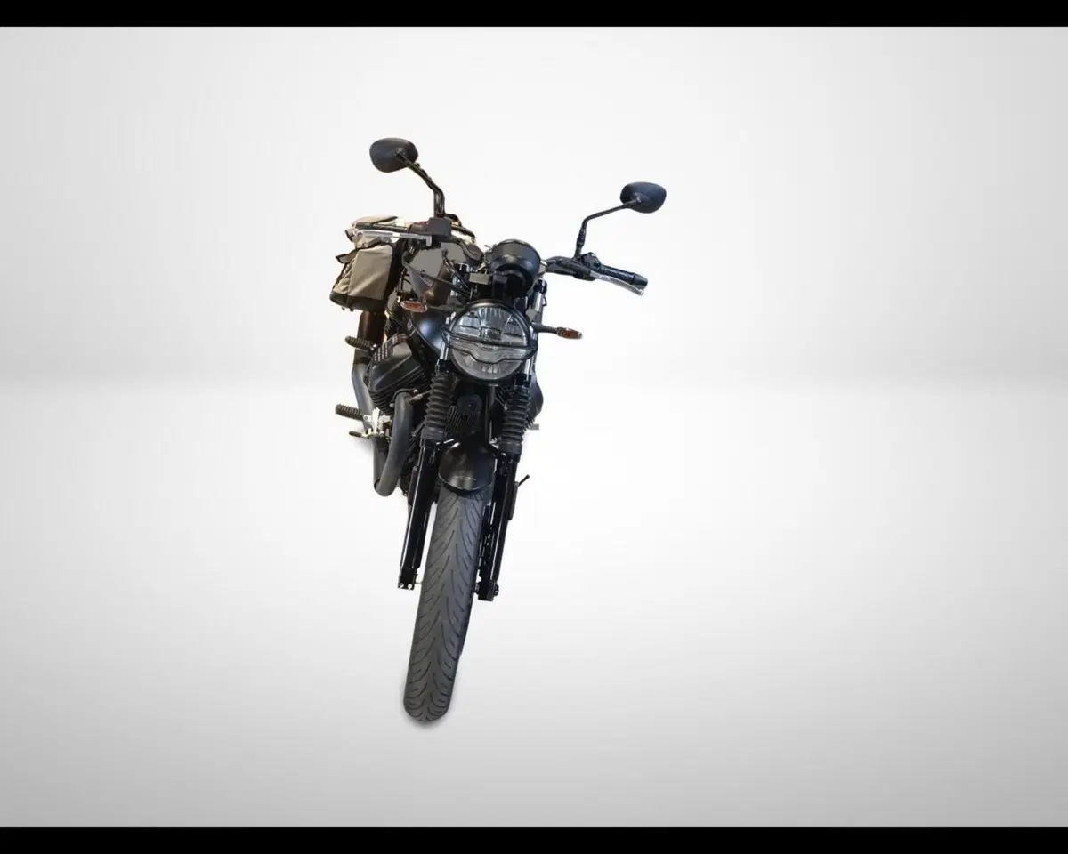 Moto Guzzi V7 Stone (2021 - 24) (4)