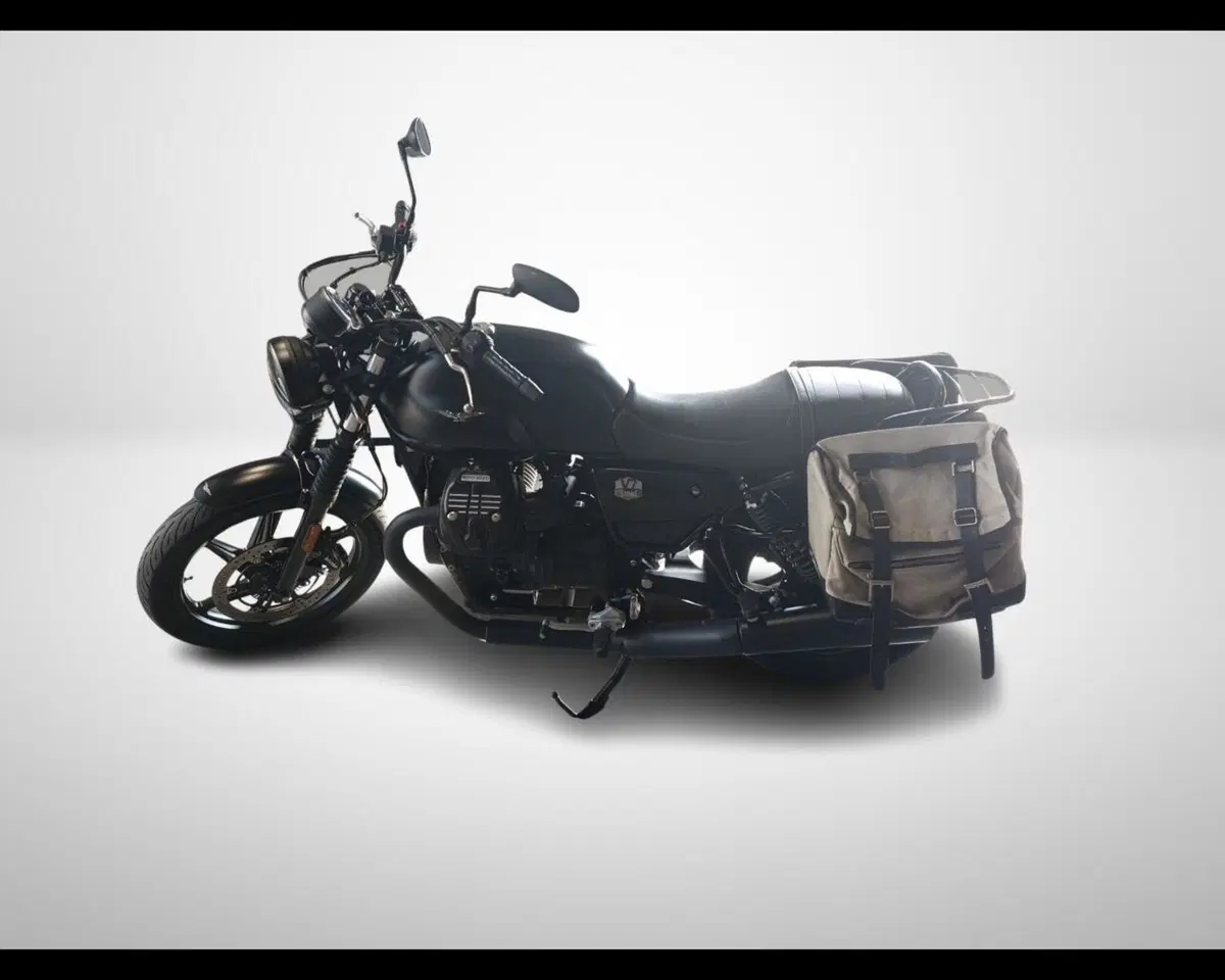 Moto Guzzi V7 Stone (2021 - 24) (6)