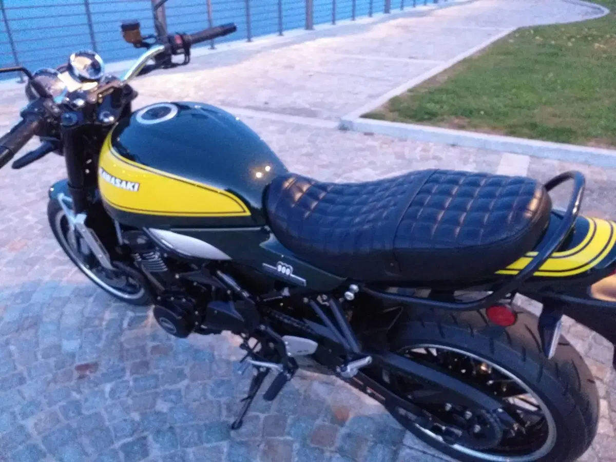 Kawasaki Z 900 RS (2022 - 25) (5)