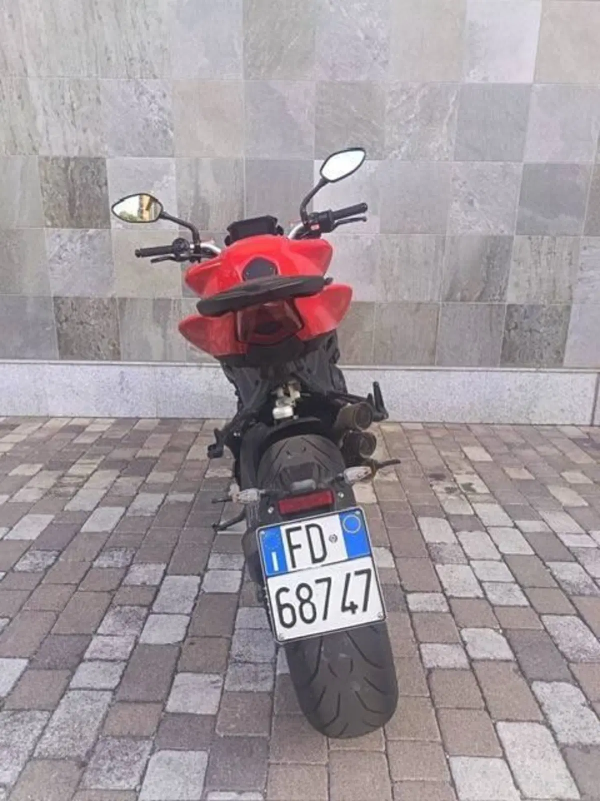 MV Agusta Brutale 800 Rosso (2021 - 23) (5)