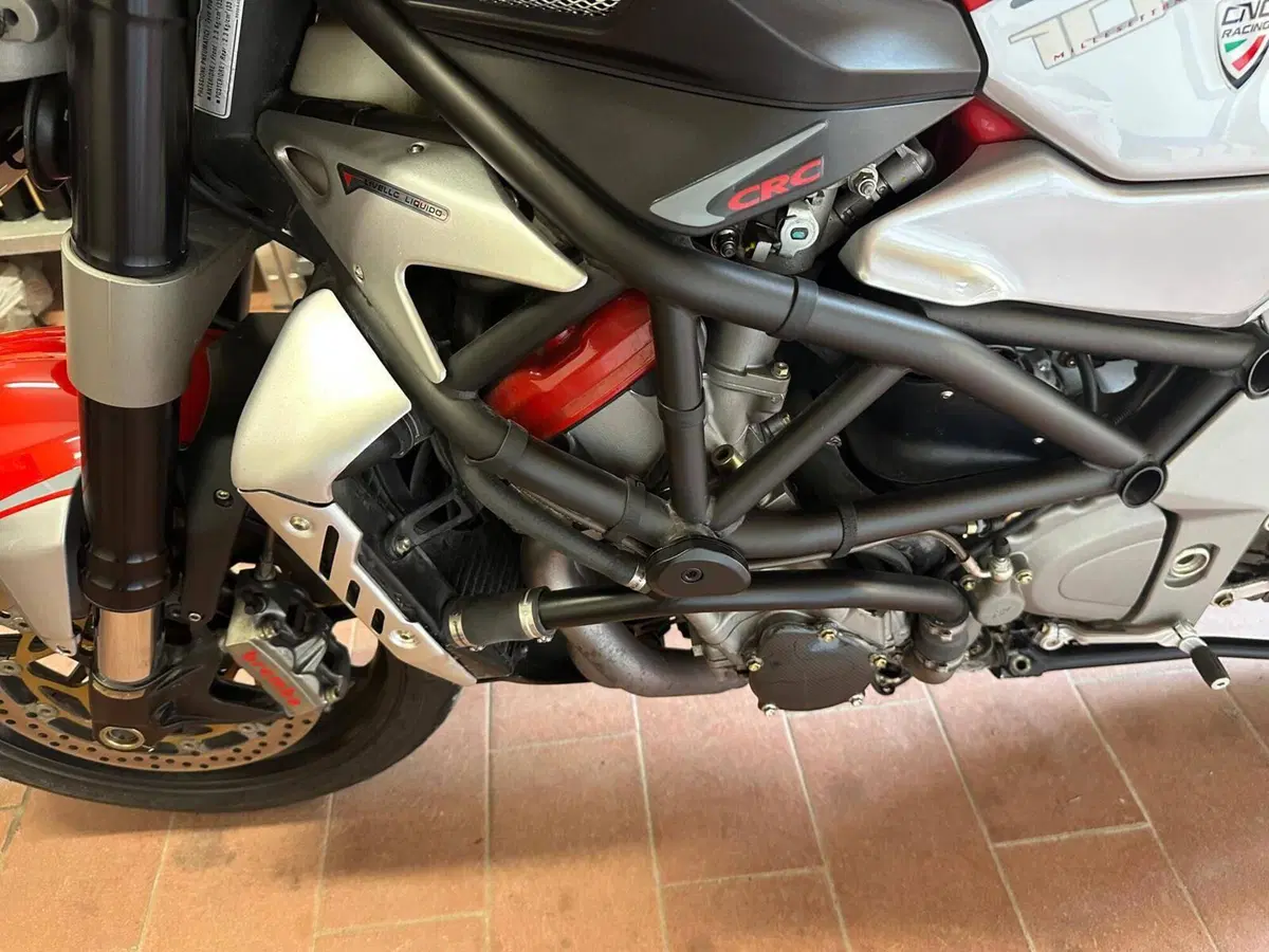 MV Agusta Brutale 1078 RR (9)