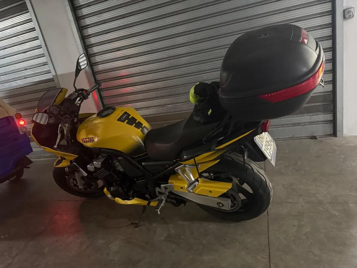 Yamaha FZS 600 Fazer (2002 - 03) (2)