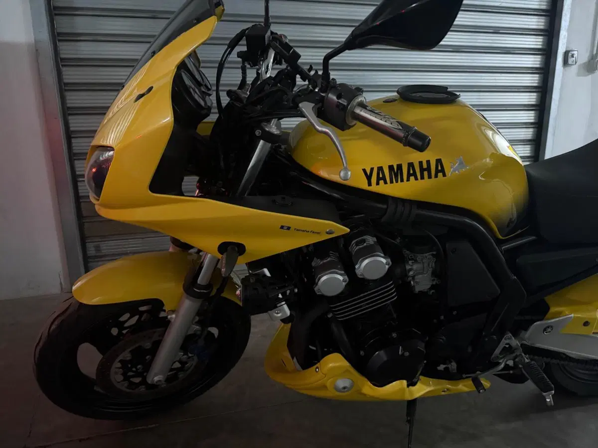 Yamaha FZS 600 Fazer (2002 - 03) (3)