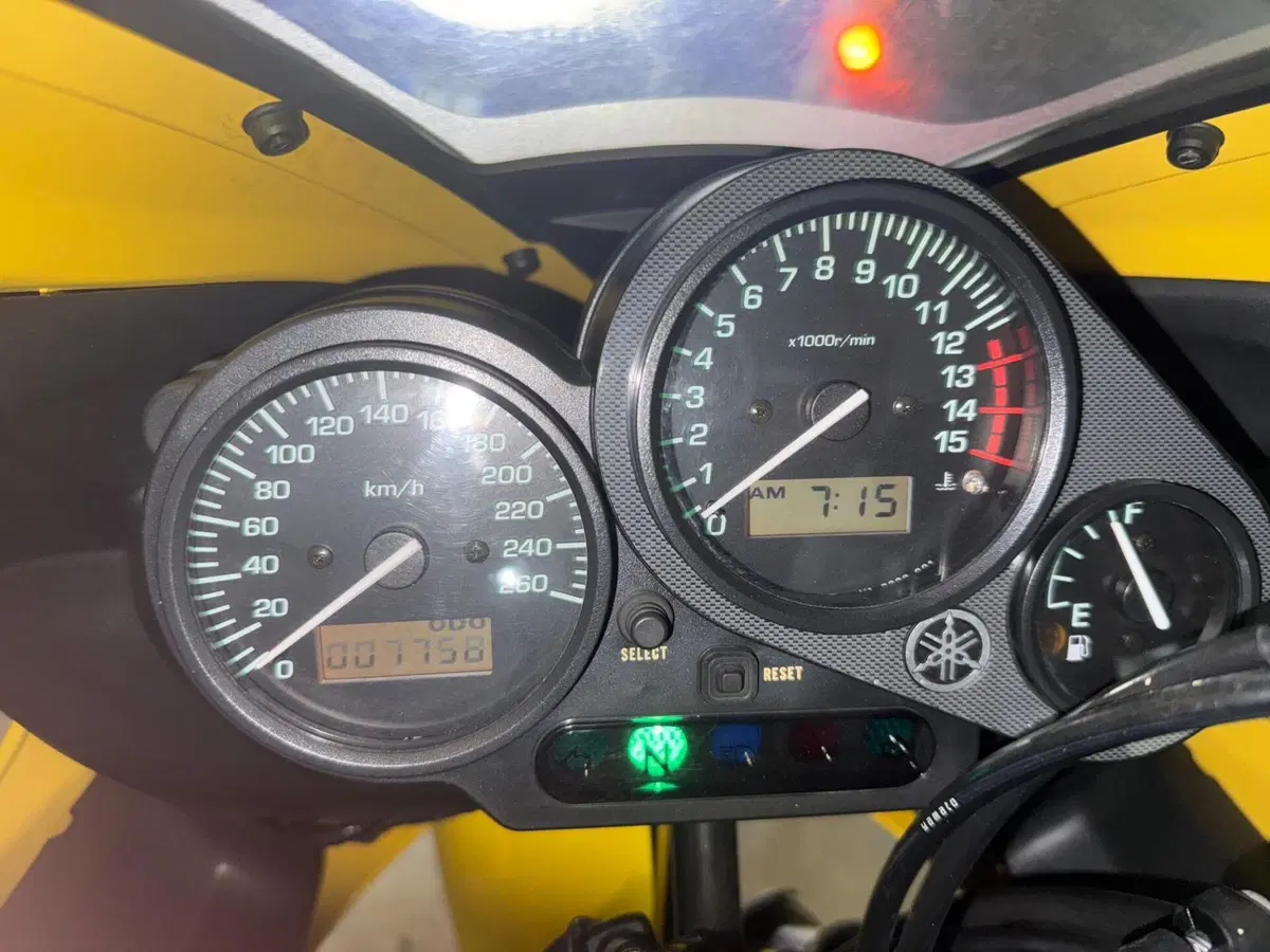 Yamaha FZS 600 Fazer (2002 - 03) (8)