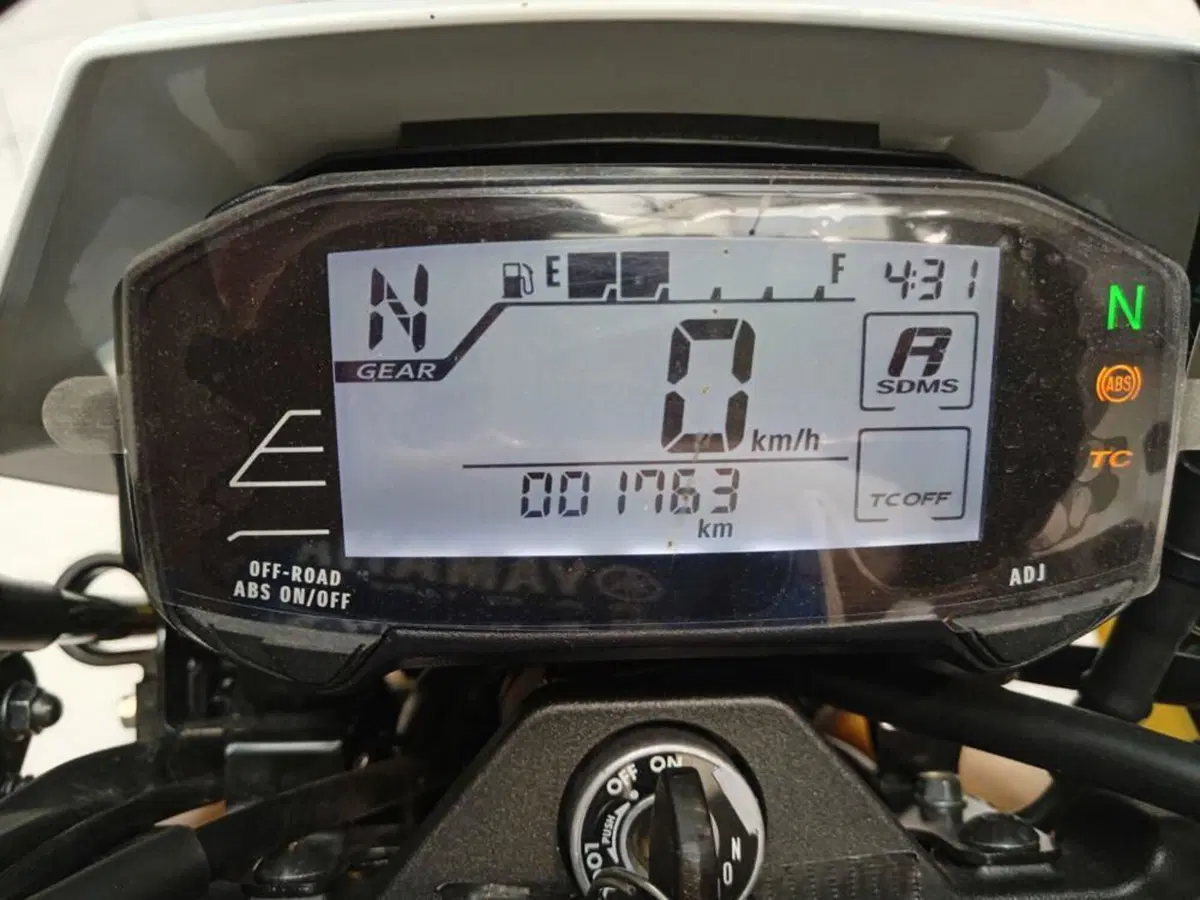 Suzuki DR-Z4S (2025 - 26) (4)