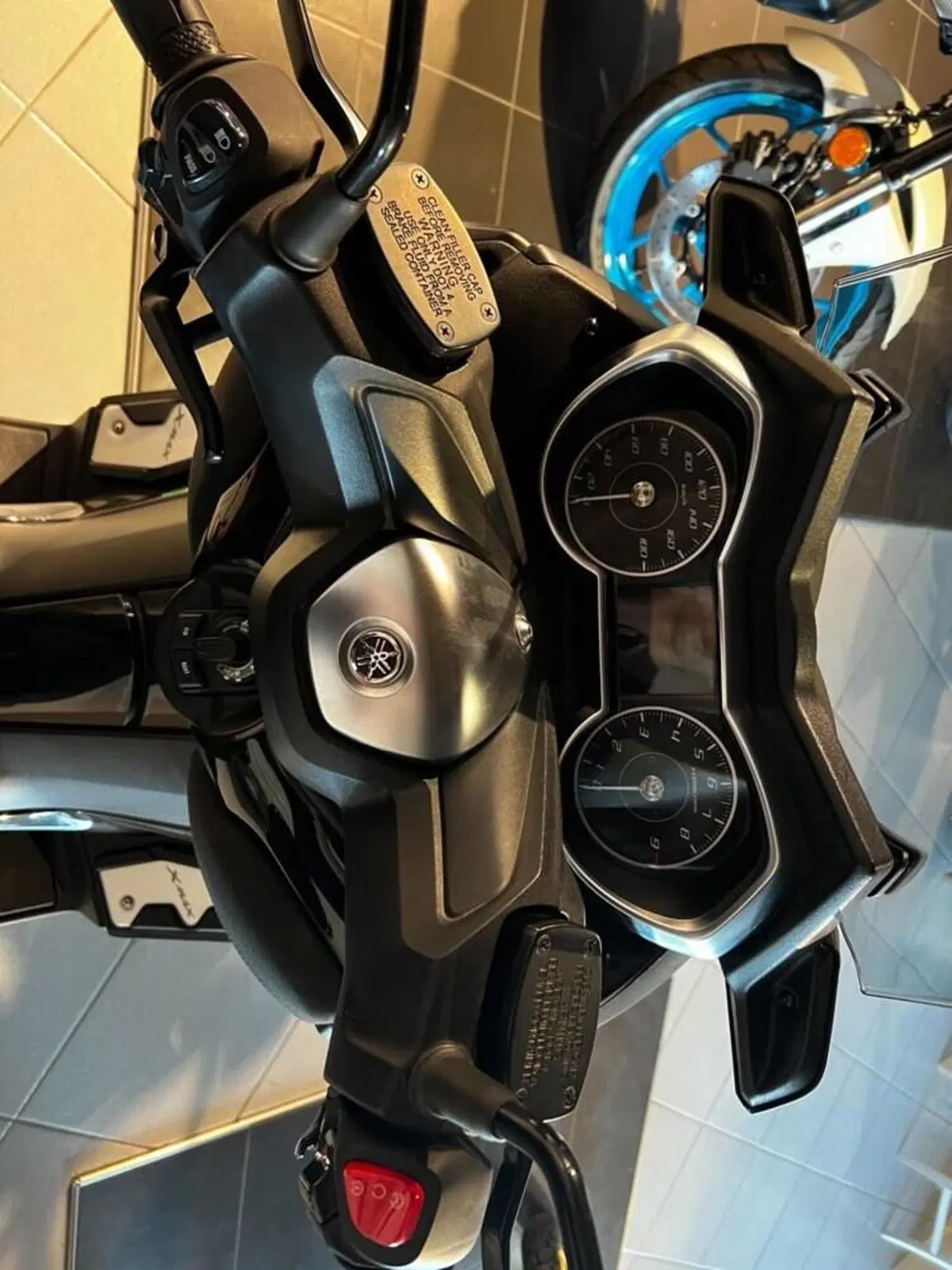 Yamaha X-Max 400 Iron Max (2019 - 20) (4)