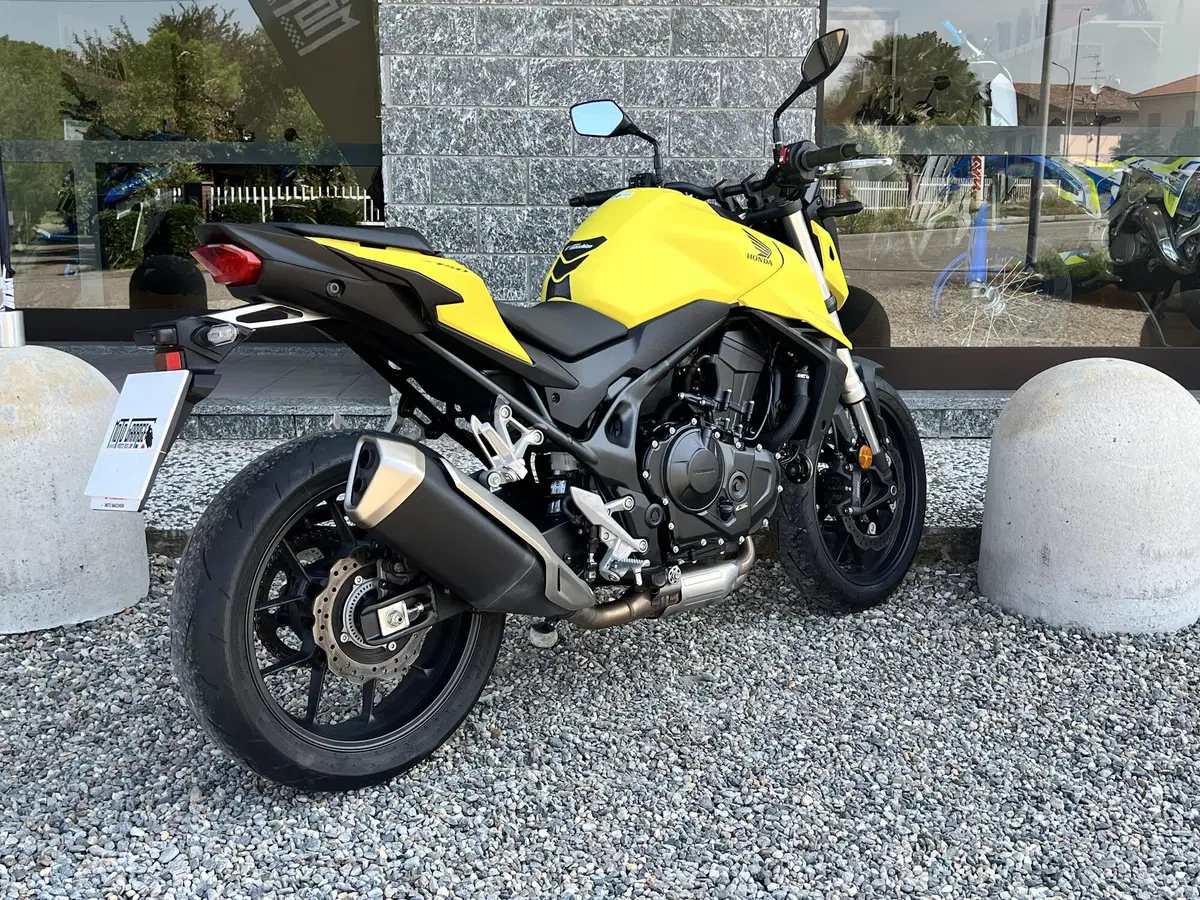 Honda CB 750 Hornet (2023 - 24) (6)