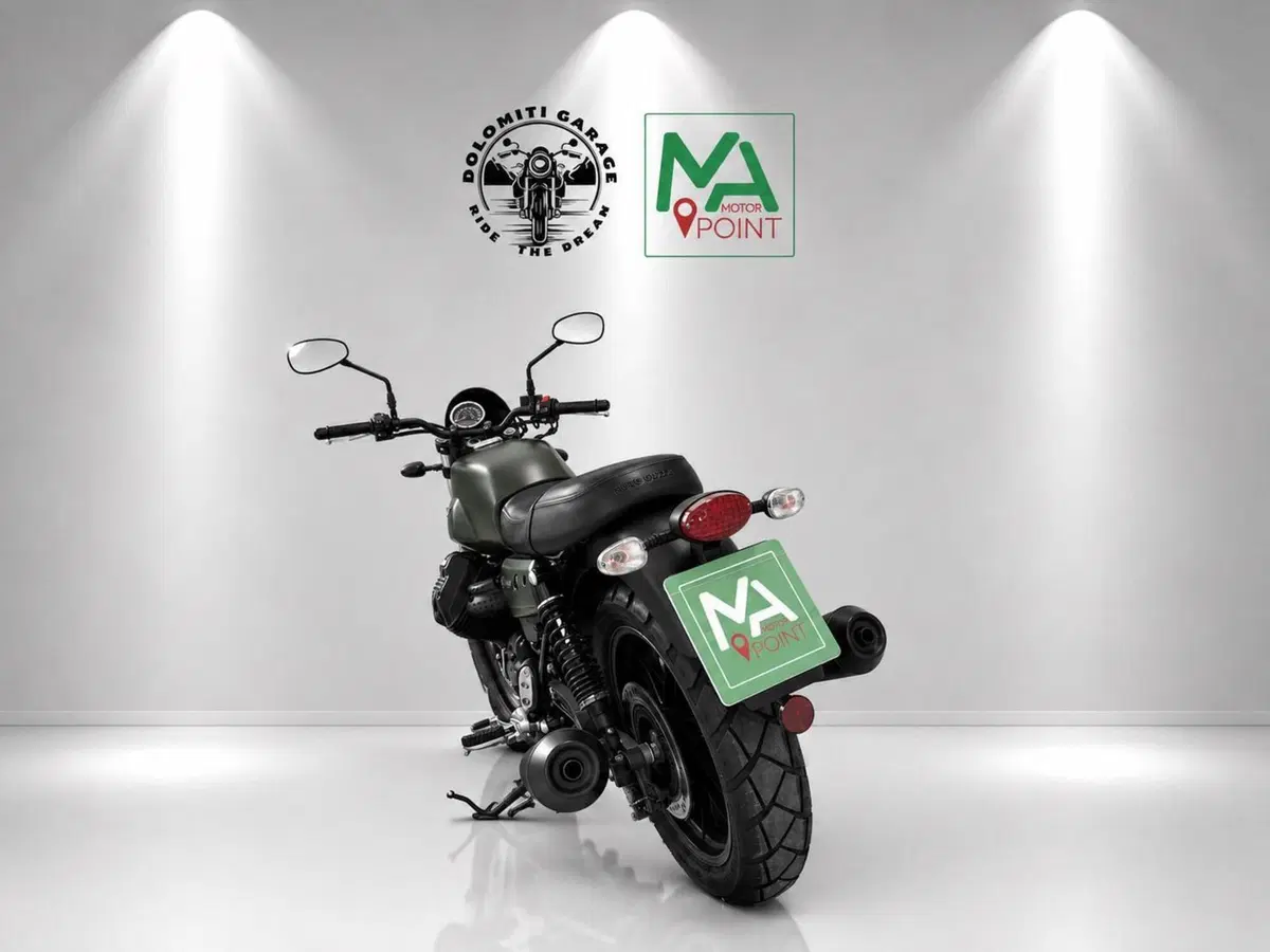 Moto Guzzi V7 III Stone (2017 - 20) (2)