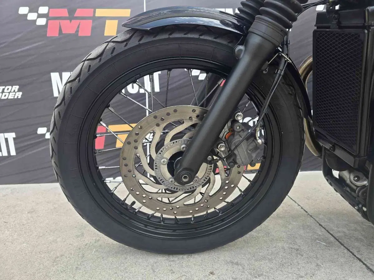 Triumph Bonneville Bobber 1200 (2017 - 20) (9)
