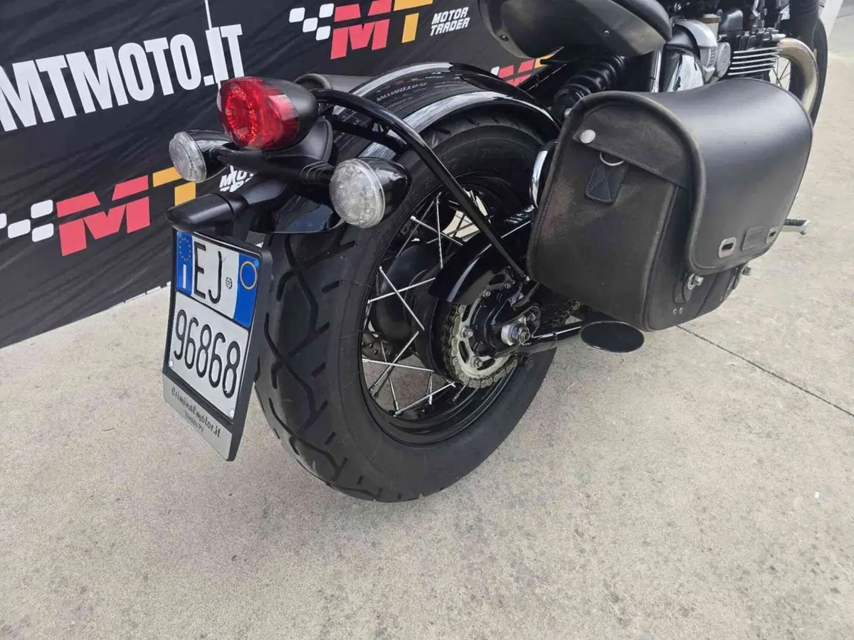 Triumph Bonneville Bobber 1200 (2017 - 20) (5)