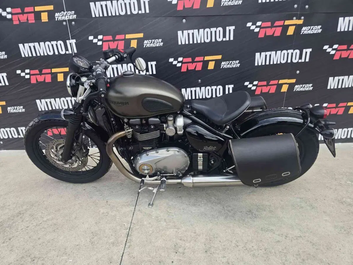 Triumph Bonneville Bobber 1200 (2017 - 20) (2)