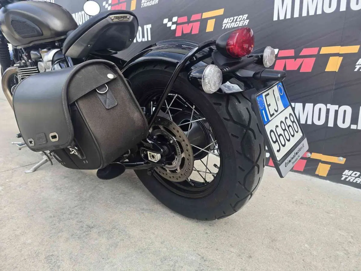 Triumph Bonneville Bobber 1200 (2017 - 20) (6)