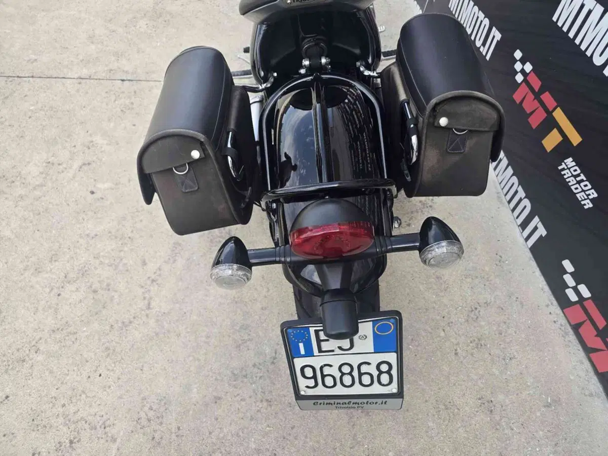 Triumph Bonneville Bobber 1200 (2017 - 20) (18)