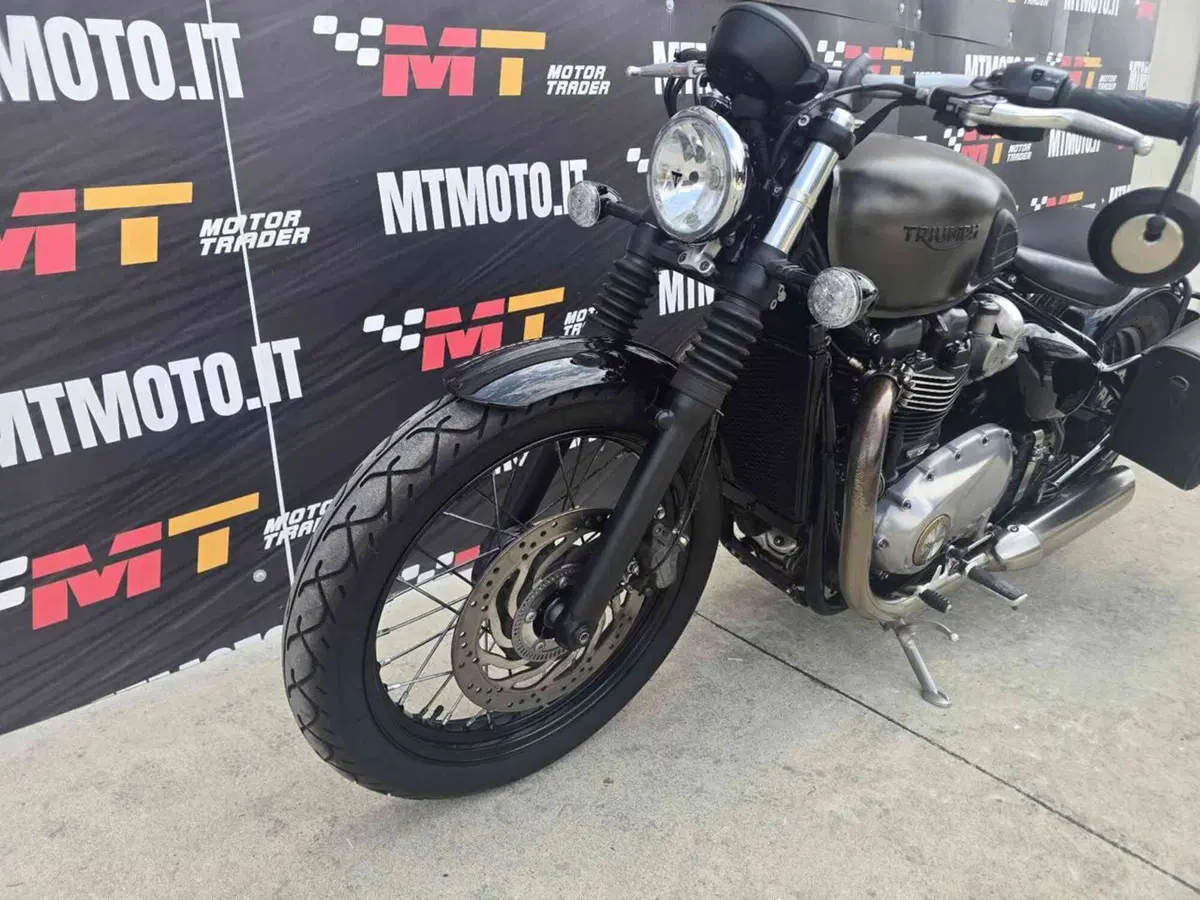 Triumph Bonneville Bobber 1200 (2017 - 20) (3)