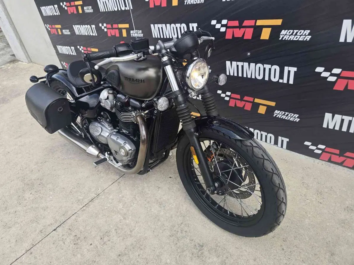 Triumph Bonneville Bobber 1200 (2017 - 20) (4)