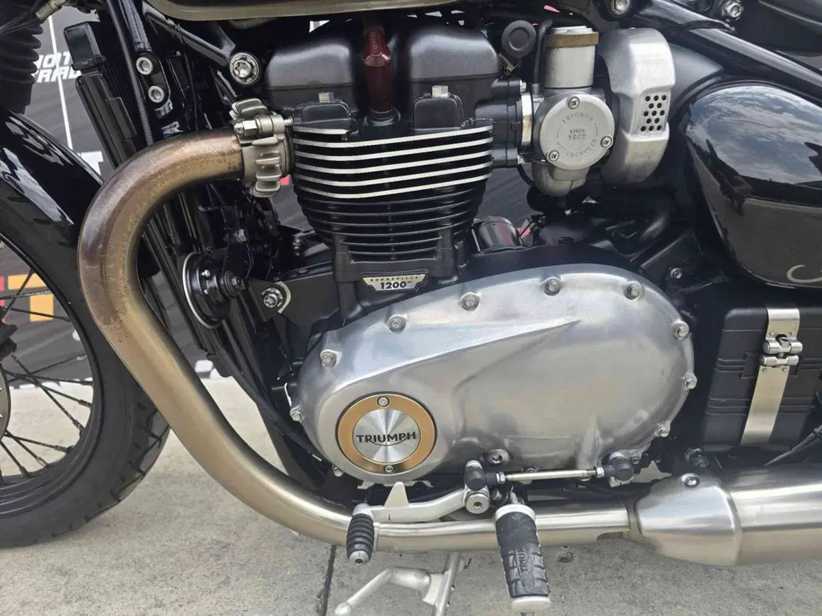 Triumph Bonneville Bobber 1200 (2017 - 20) (20)