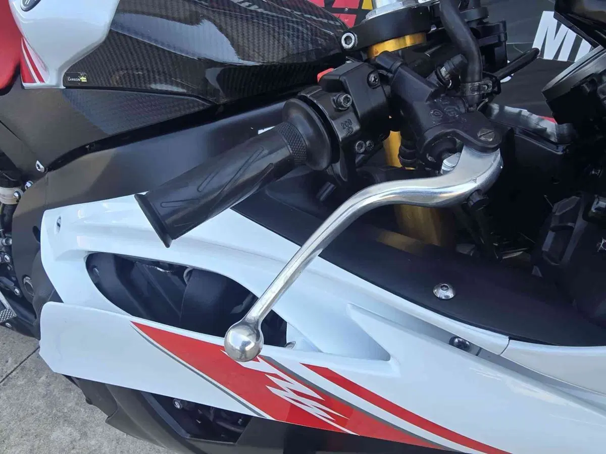 Yamaha YZF R6 (2010 - 16) (30)