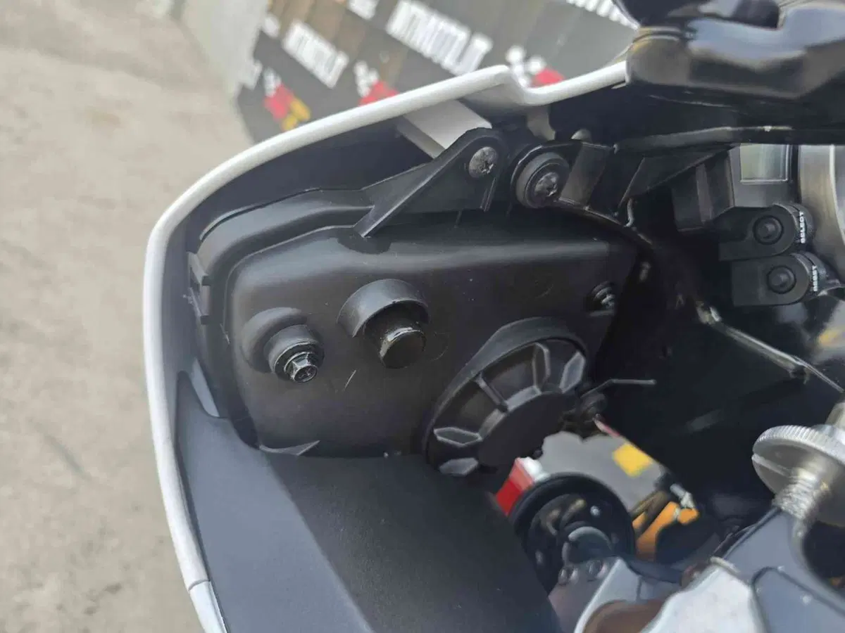 Yamaha YZF R6 (2010 - 16) (12)