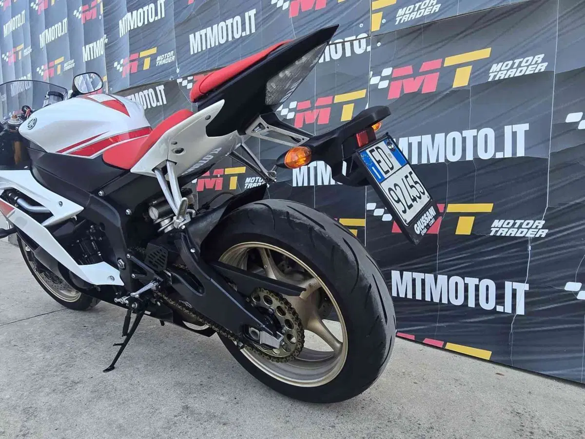 Yamaha YZF R6 (2010 - 16) (6)