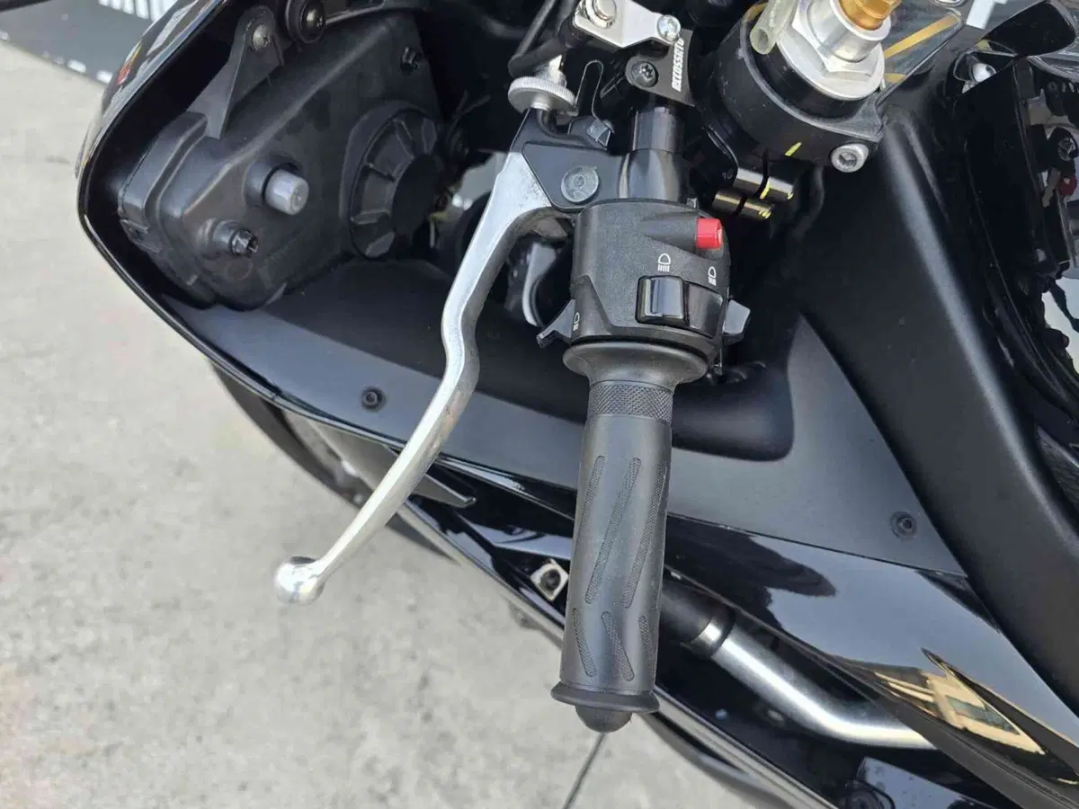 Yamaha YZF R6 (2010 - 16) (31)
