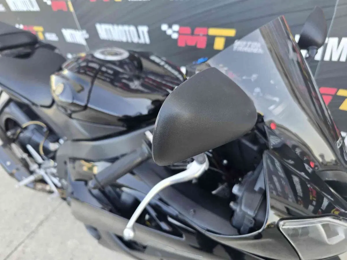 Yamaha YZF R6 (2010 - 16) (16)