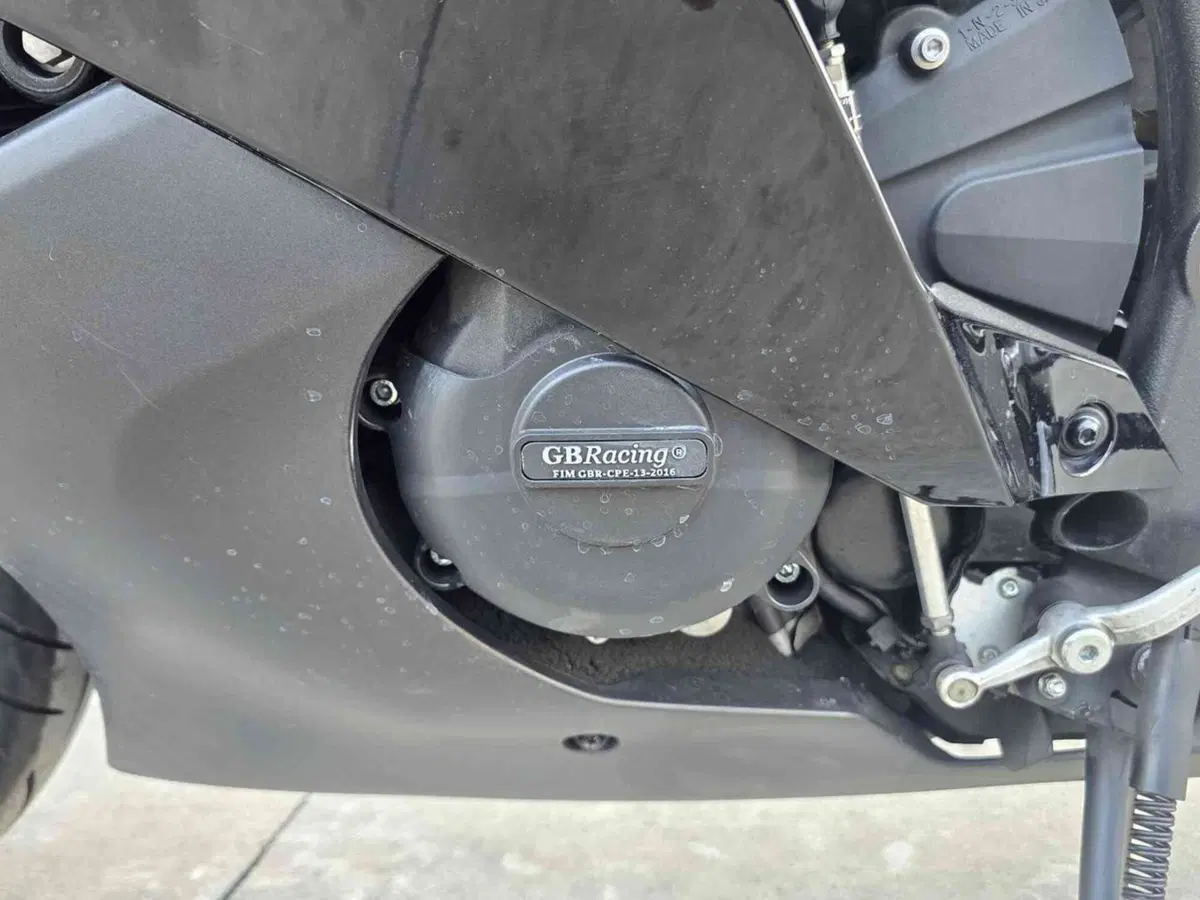 Yamaha YZF R6 (2010 - 16) (9)