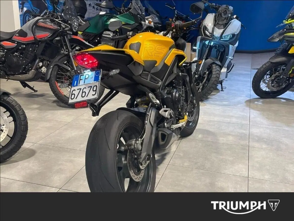 Triumph Street Triple 765 RS (2023 - 26) (2)