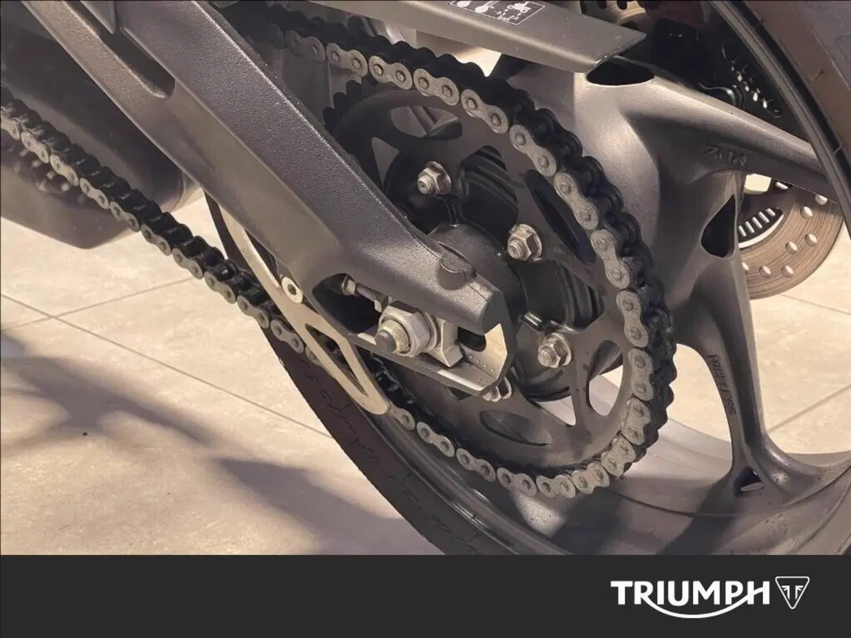 Triumph Street Triple 765 RS (2023 - 26) (11)