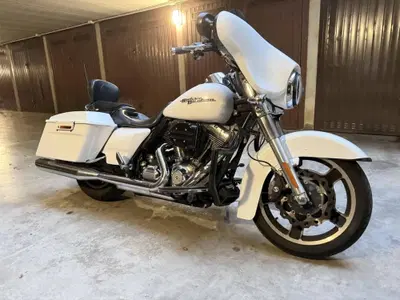 Harley-Davidson 1690 Street Glide (2011 - 13) - FLHX usata