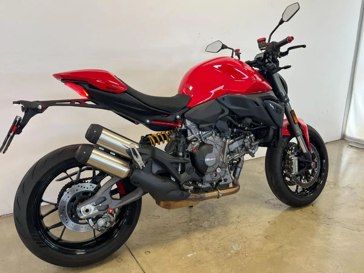 Ducati Monster 890 + (2026) (7)