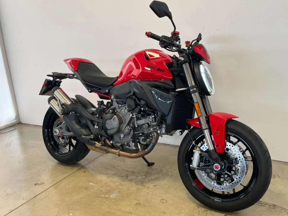 Ducati Monster 890 + (2026) (2)