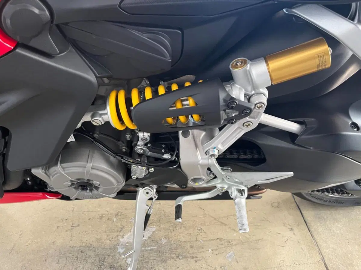 Ducati Streetfighter V2 (2022 - 24) (9)