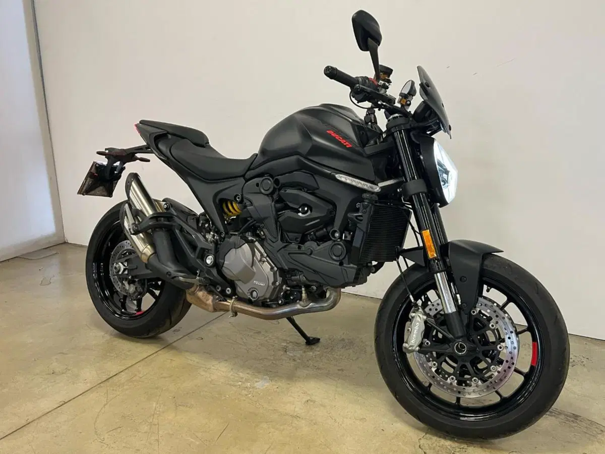 Ducati Monster 937 (2021 - 25) (2)